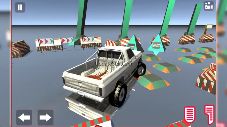 Jeep Driving On Ramp Tracks 1.0